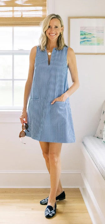 Duffield Lane Gwynn Sleeveless Shift Dress in Double Blue Seersucker