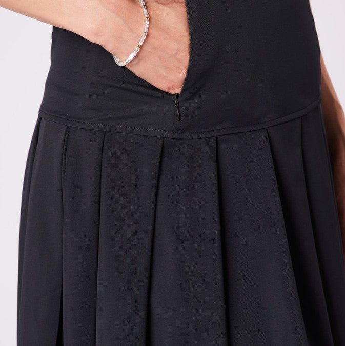 SWING OUT SISTER Solids Paige Elite Pleated Dress