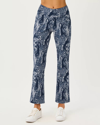 LILLY PULITZER Corso Kick Flare Ankle Pant 28" in Low Tide Navy Lil Palm Prowl Golf