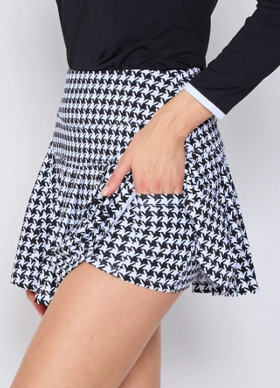 G Lifestyle Pleat Skort 13.5" in Black Houndstooth