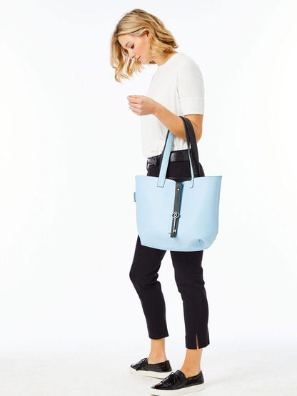 Belyn Key Black/Blue Keystone Tote - Gals on and off the Green